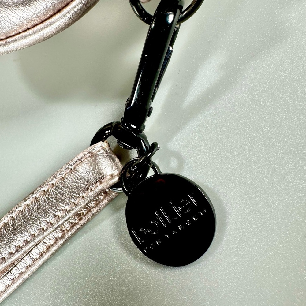 Botkier Elegant Metallic Wristlet/Clutch - Picture 8 of 13